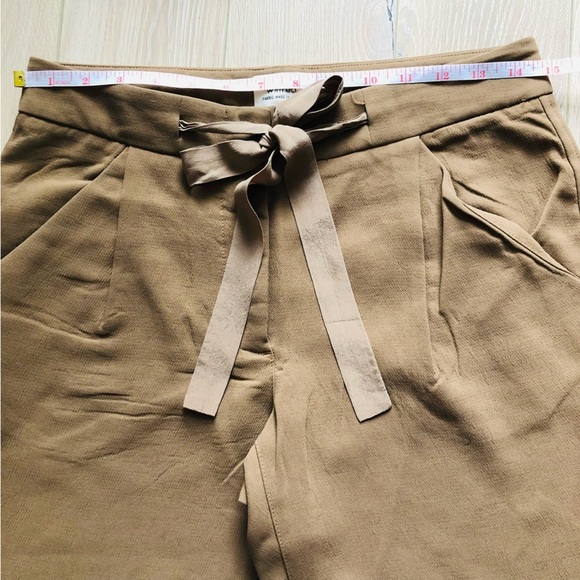 Aritzia Wilfred Beige Allant Crepe Pants Made of Japanese Fabric - Picture 2 of 12